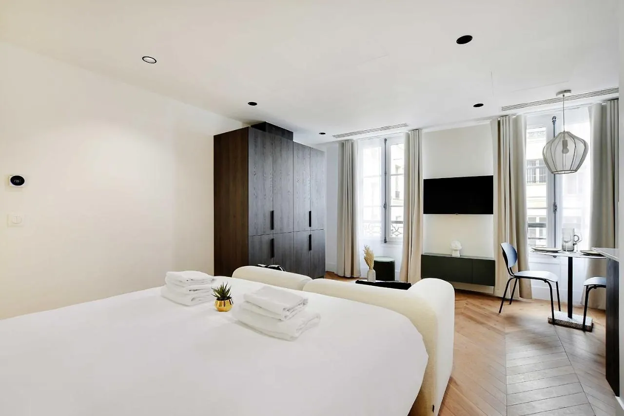 Elegant Studio Pour 2 Personnes - Opera Garnier Paris Apartment